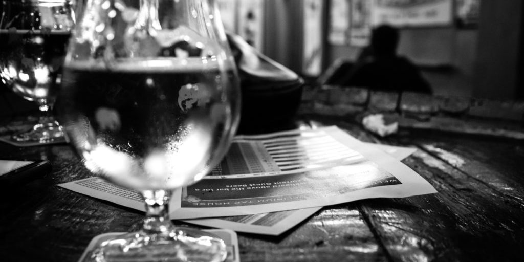 cafe-black-and-white-white-photography-glass-bar-98608-pxhere.com