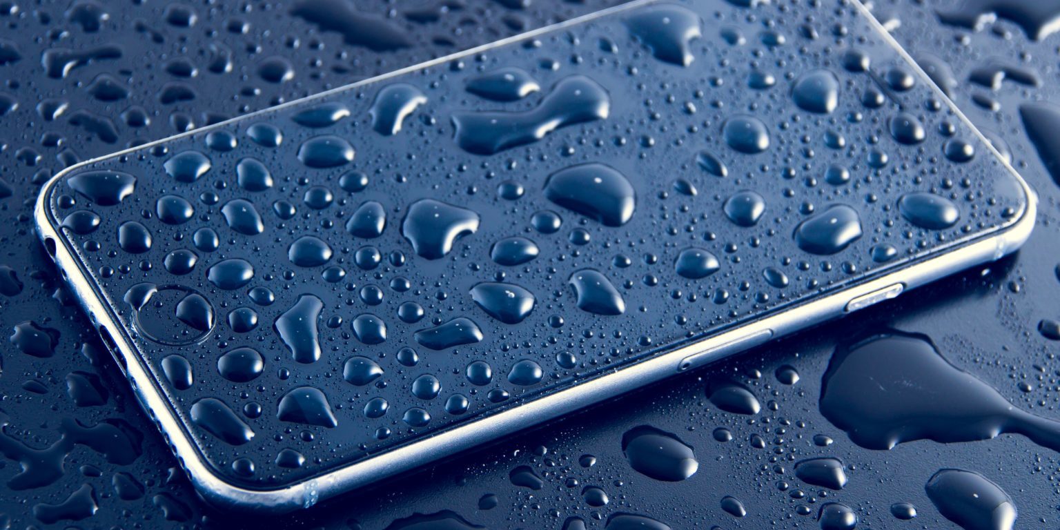 iphone-smartphone-mobile-screen-apple-water-1058085-pxhere.com